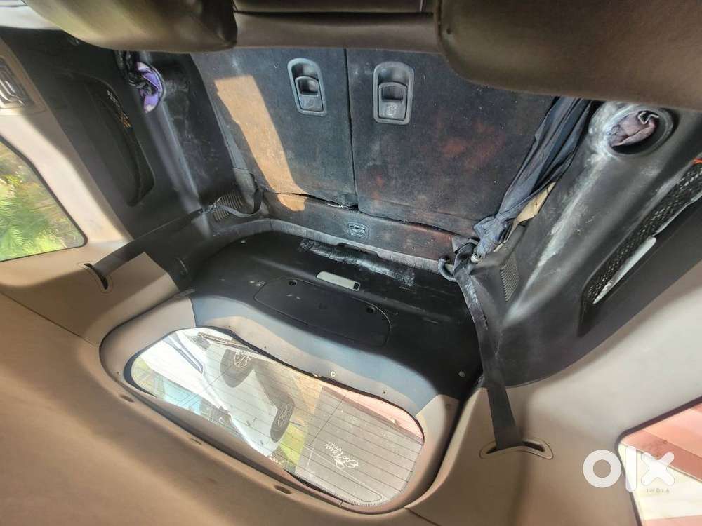 A Well Maintain Mahindra Xuv500 7seater Suv With 2196cc Diesel Engine.