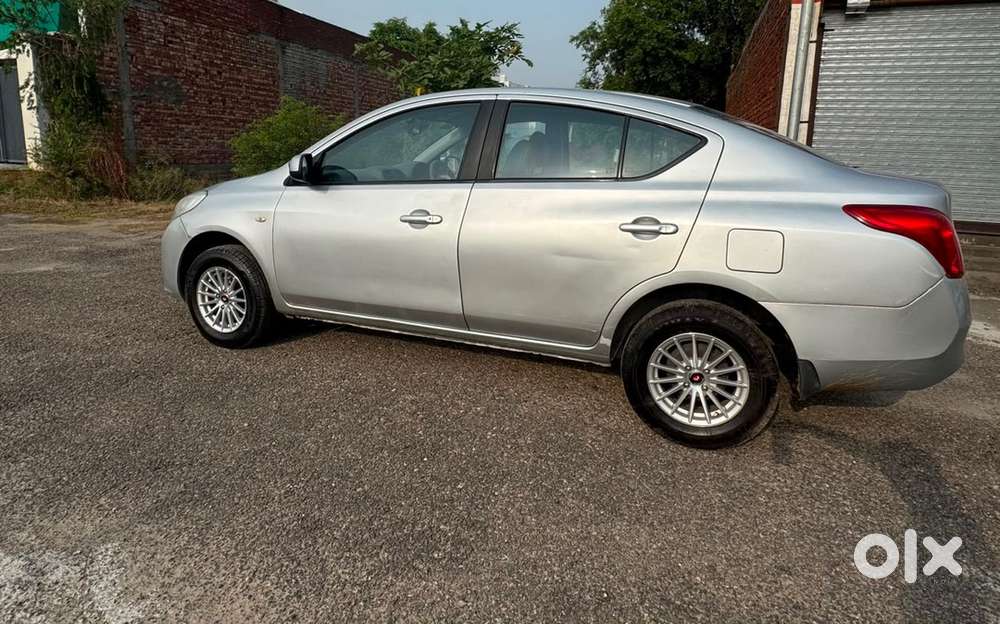 Nissan Automatic 2014 Petrol