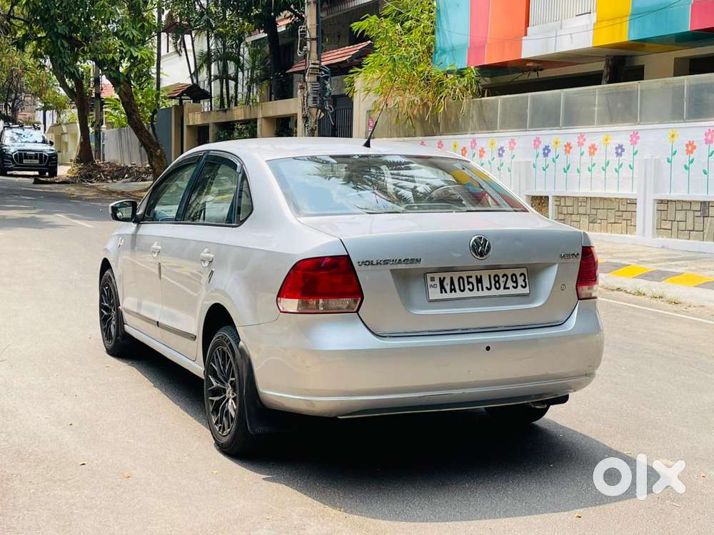 Volkswagen Vento 1.2 Highline Plus At 16 Alloy, 2011, Petrol