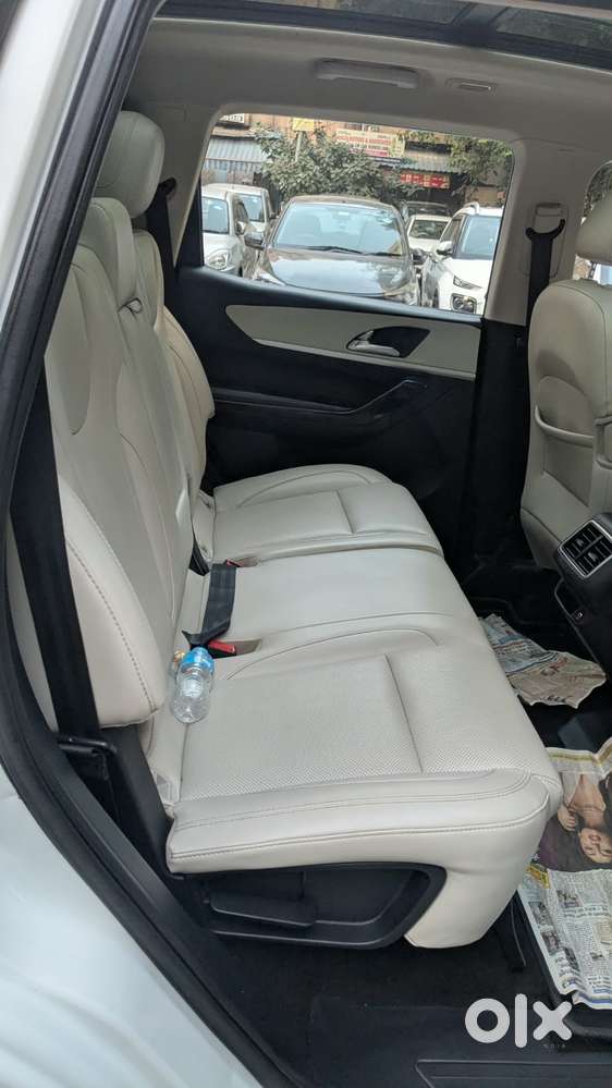 Mahindra Xuv700 2.0 Ax 7 Petrol At Str, 2021, Petrol
