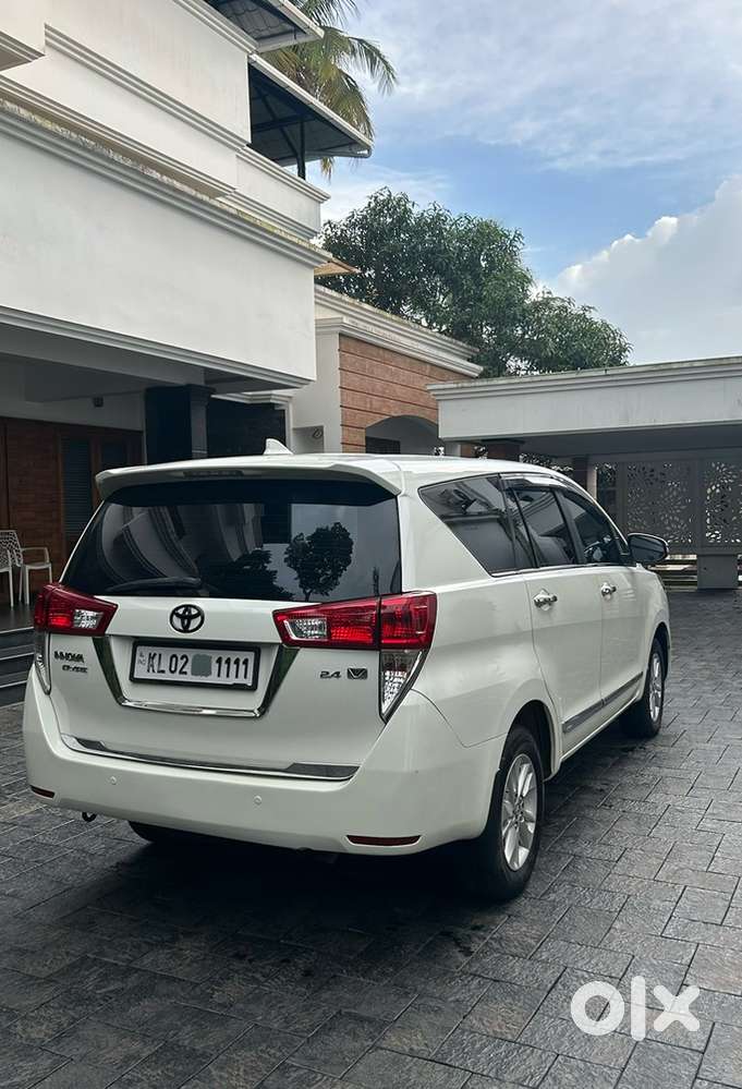 Toyota Innova Crysta 2017