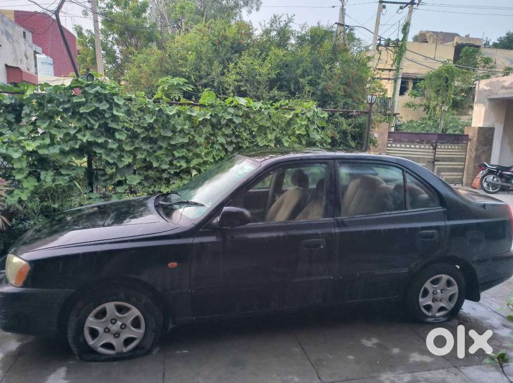 Black Hundai  Accent Car
