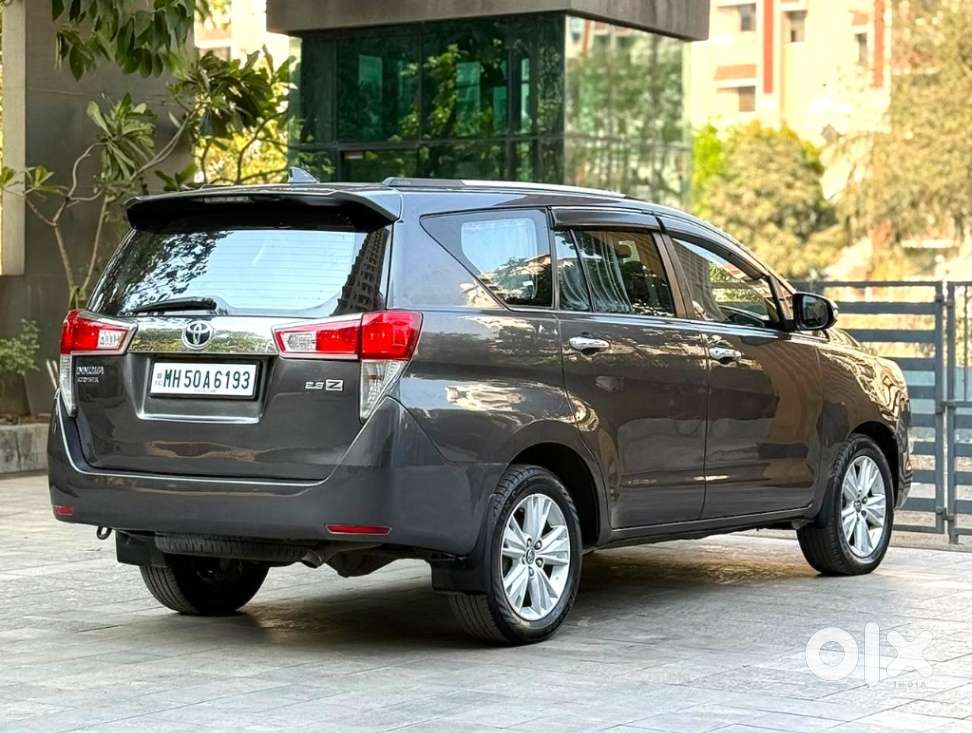 Toyota Innova Crysta 2.8 Zx At 7 Seater, 2016, Diesel