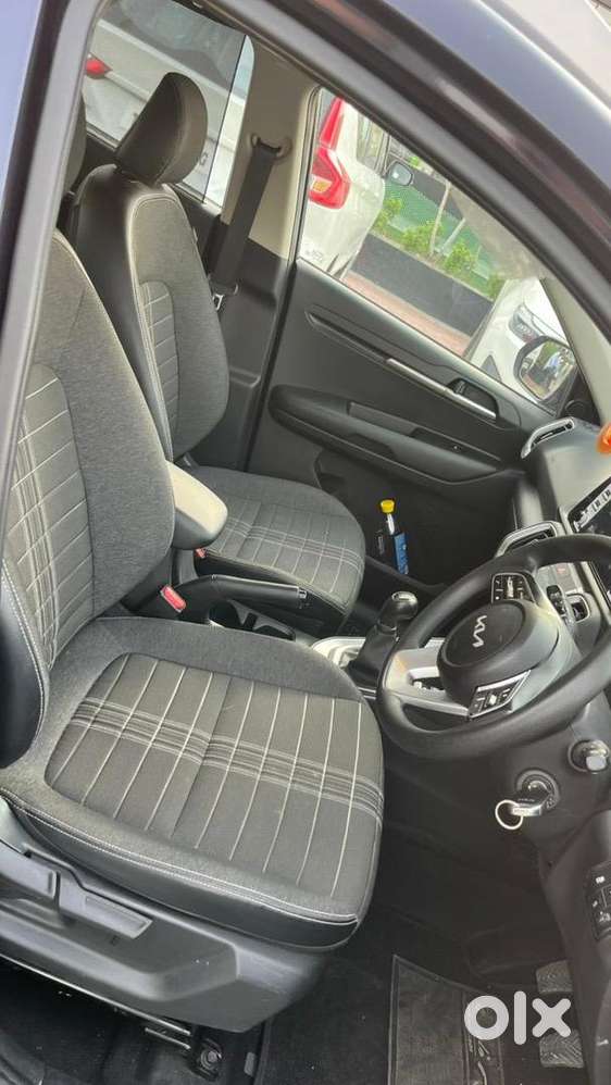 Kia Sonet 2025 Petrol Well Maintained