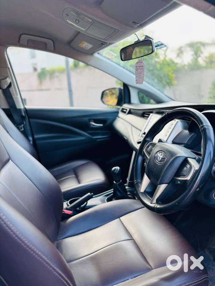 Toyota Innova Crysta 2.4 G Mt 7 Str, 2022, Diesel