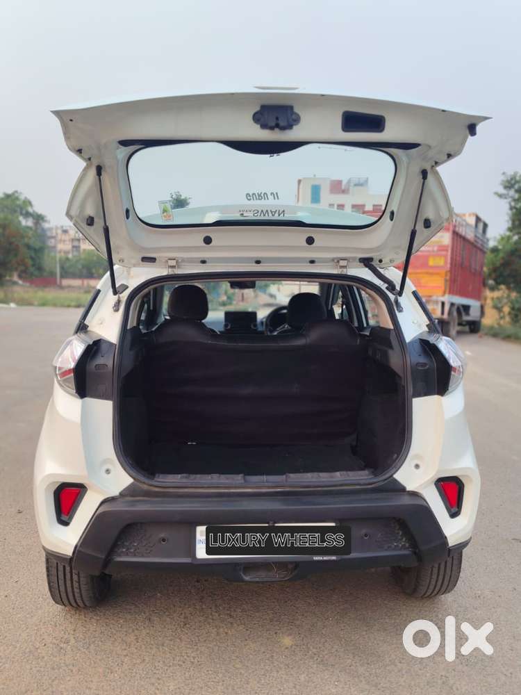 Tata Nexon 1.5 Revotorq Xma Amt (s), 2022, Diesel