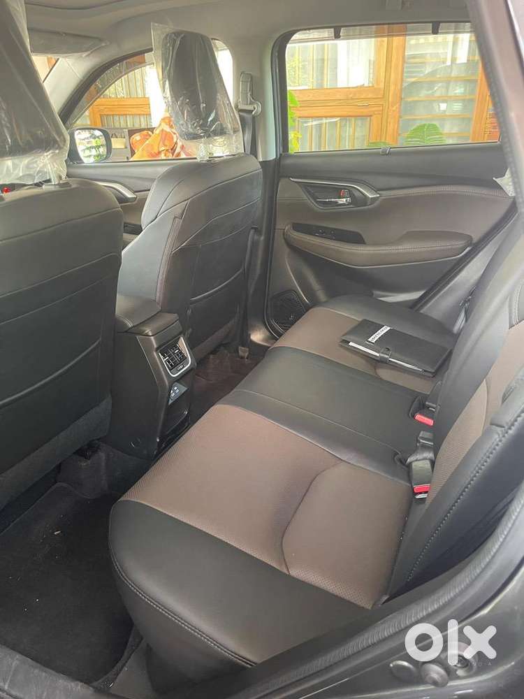 Toyota Urban Cruiser Hyryder 2025 Petrol Hybrid 2000 Km Driven