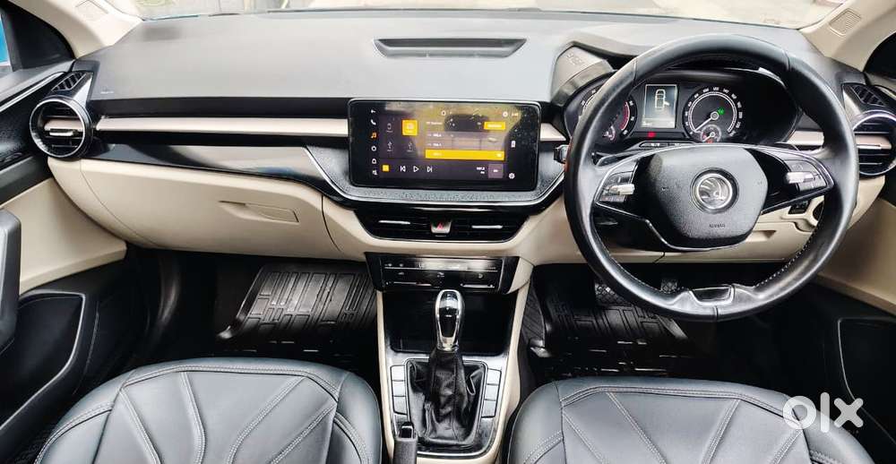 Skoda Slavia 1.0 Ambition Tsi At, 2022, Petrol