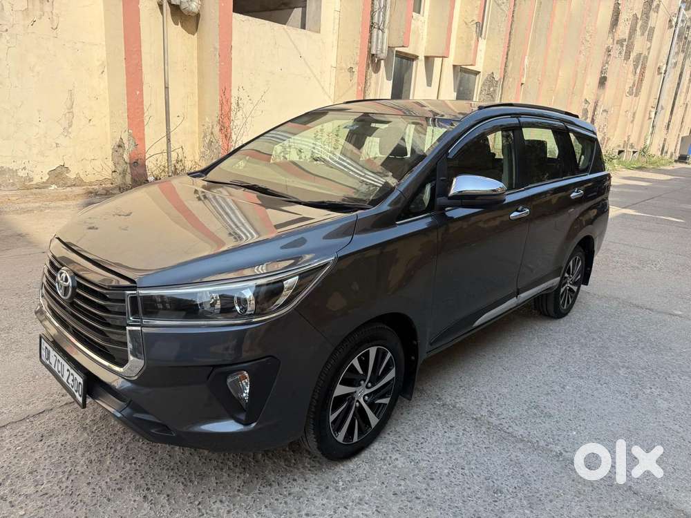 Toyota Innova Crysta 2.8 Zx At 7 Seater, 2022, Diesel