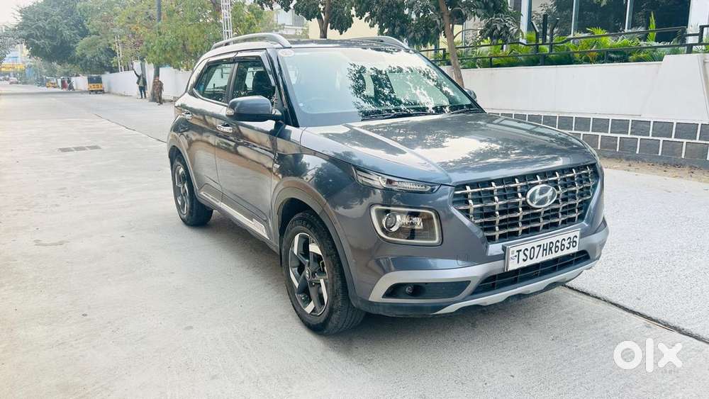 Hyundai Venue Petrol 2021