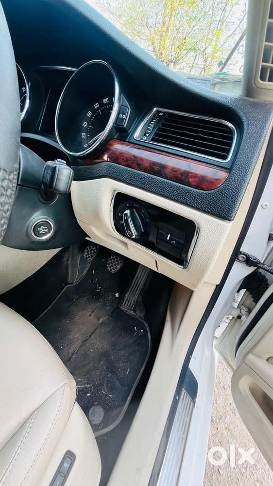 Skoda Superb Petrol 2013