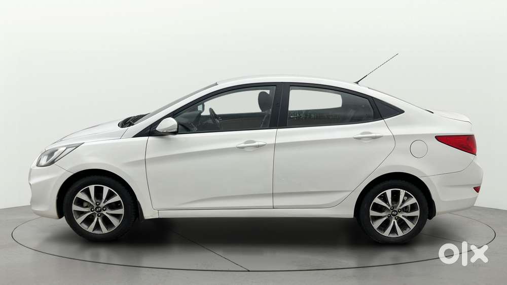 Hyundai Verna Fluidic 1.6 Vtvt Sx, 2014, Petrol