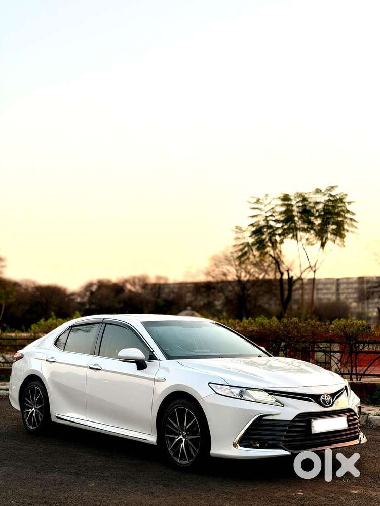 Toyota Camry Hybrid, 2022, Petrol