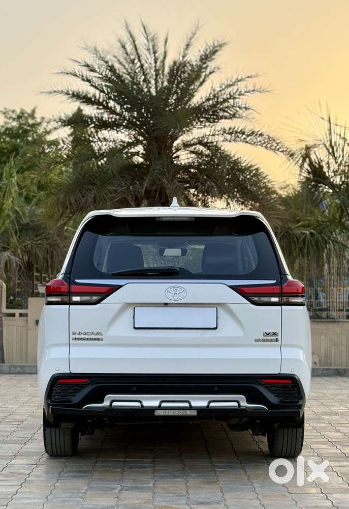 Toyota Innova Hycross 2.0 Vx (o) Hybrid 7 Str, 2024, Petrol