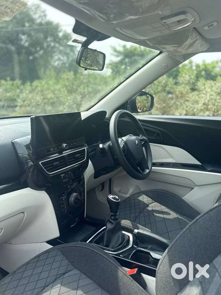 Mahindra Xuv 3xo Mx3, 2024, Petrol