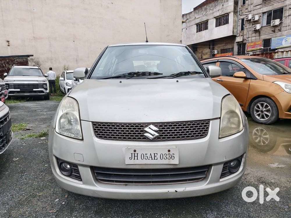 Maruti Suzuki Swift Lxi Bsiv, 2010, Petrol