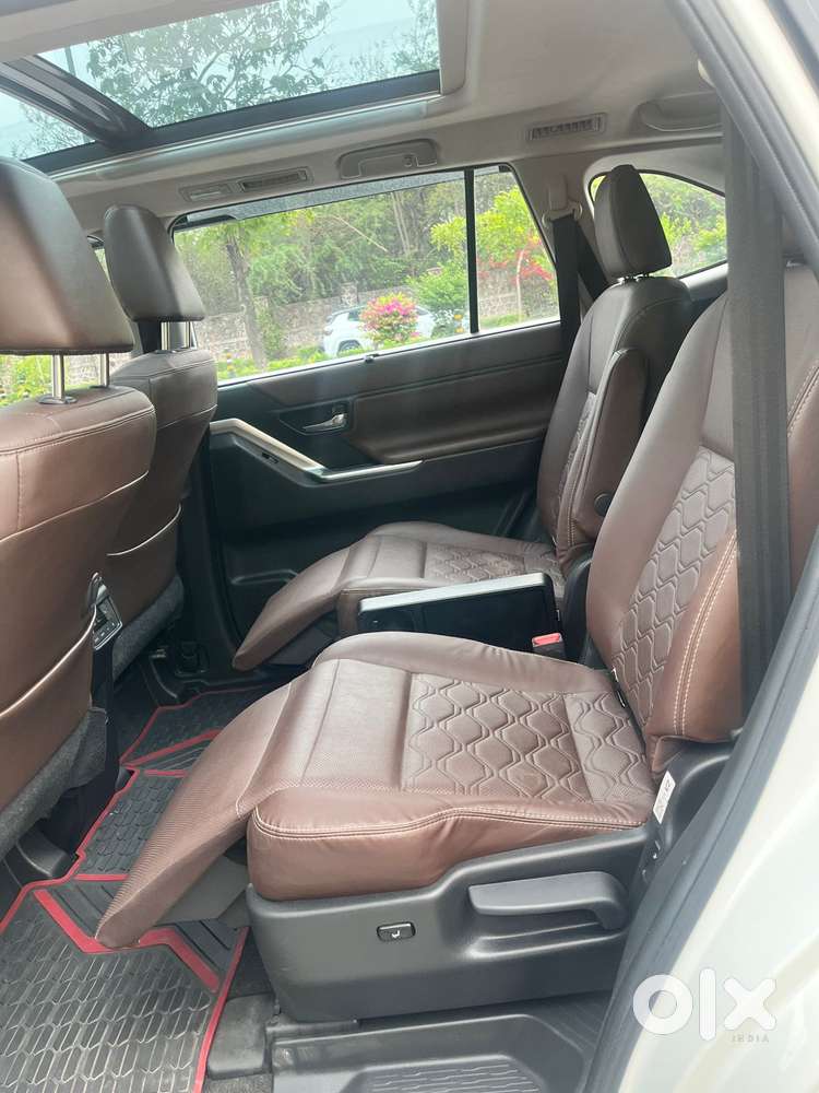 Toyota Innova Hycross 2.0 Zx (o) Hybrid 7 Str, 2024, Electric