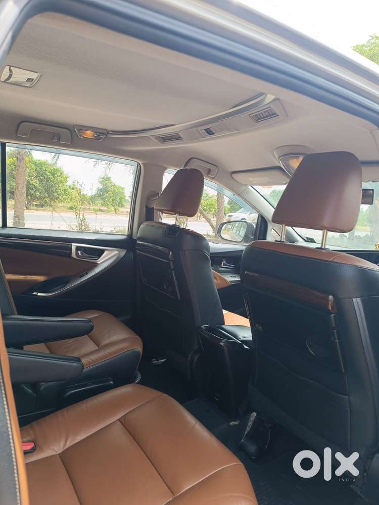 Toyota Innova Crysta 2.8z Automatic, 2016, Diesel