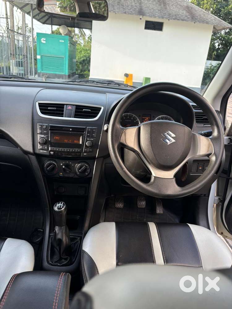 Maruti Suzuki Swift Vxi, 2016, Petrol