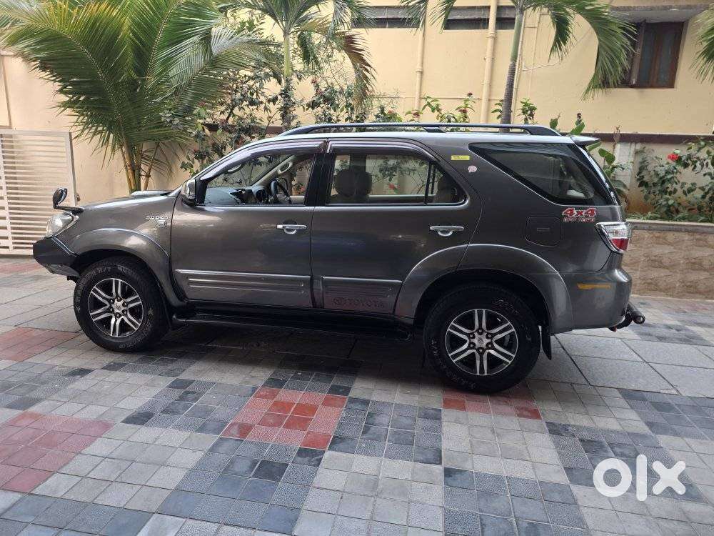 Toyota Fortuner 3.0 4x4 Manual, 2011, Diesel