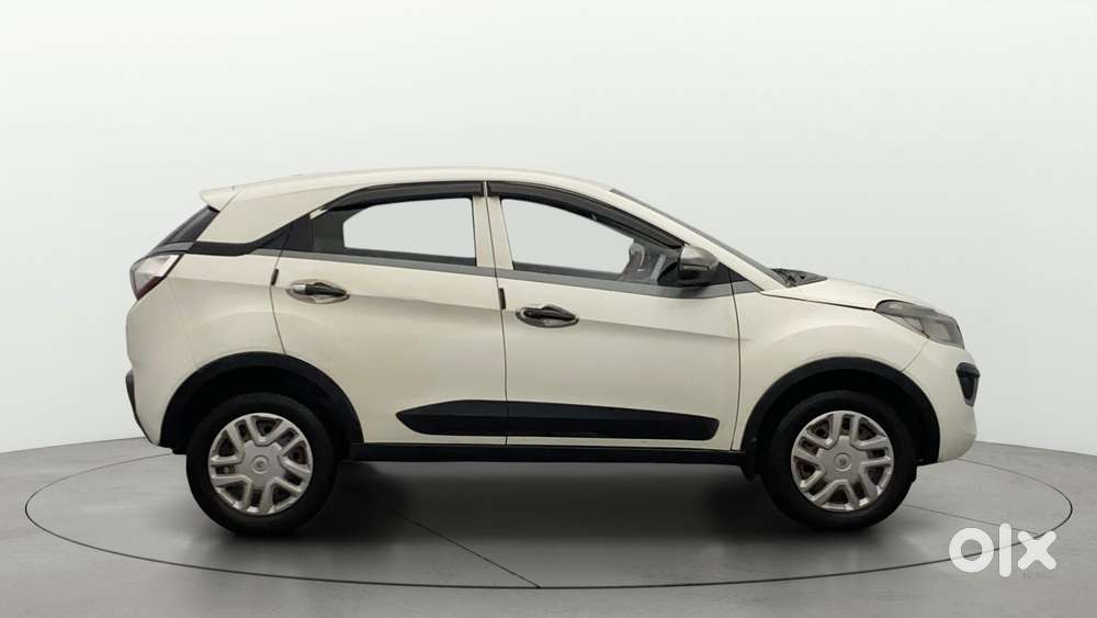 Tata Nexon 1.2 Revotron Xe, 2018, Petrol