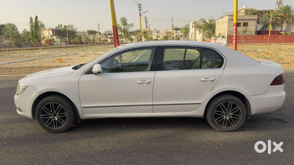 Skoda Superb Lk 2.0 Tdi At, 2012, Diesel