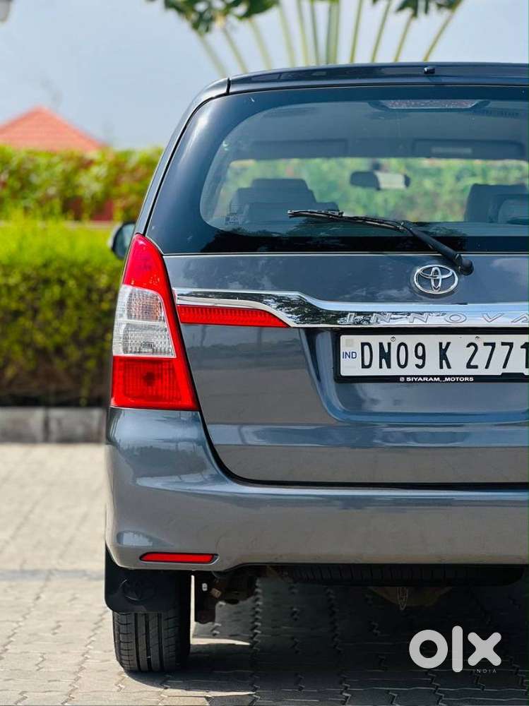Toyota Innova 2.5 V Diesel 8-seater, 2016, Diesel