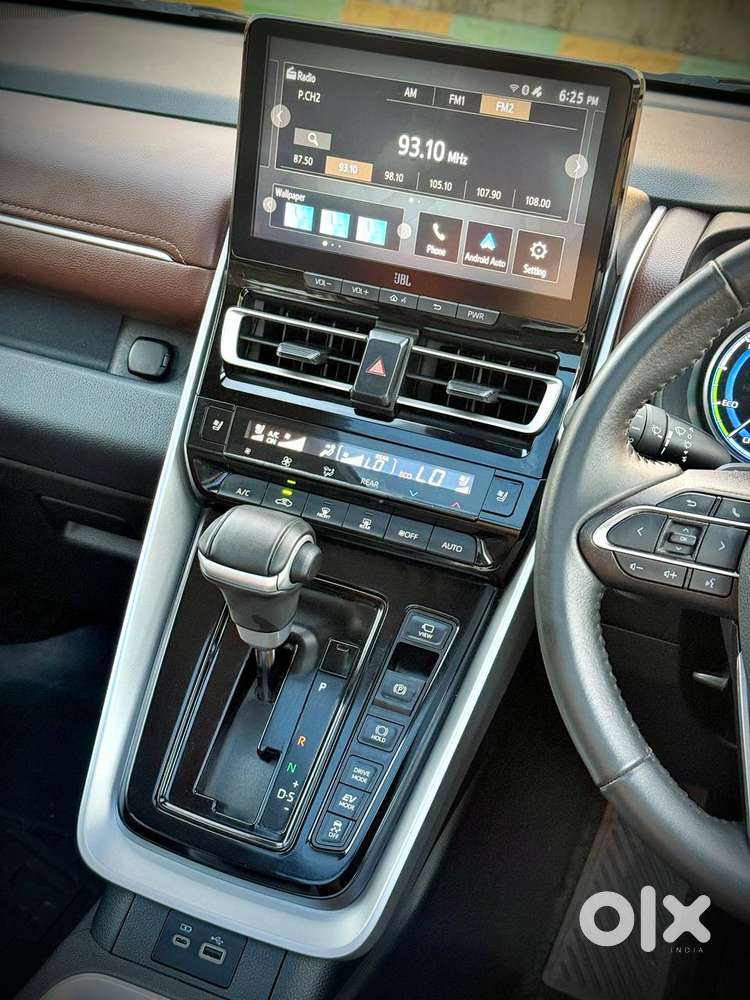 Toyota Innova Hycross 2.0 Zx (o) Hybrid 7 Str, 2023, Petrol