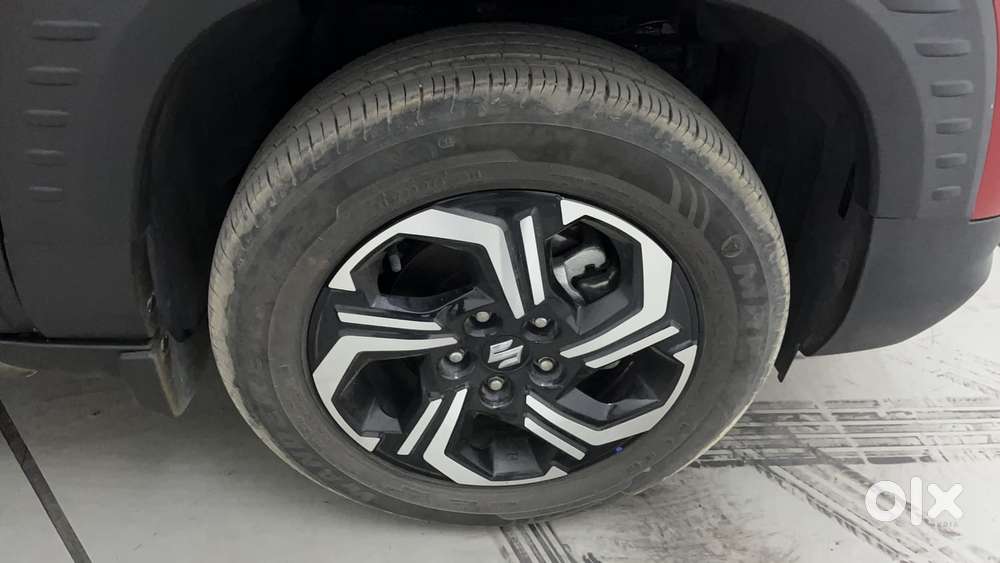 Maruti Suzuki Vitara Brezza 1.5 Zxi Plus At Dual Tone, 2022, Petrol