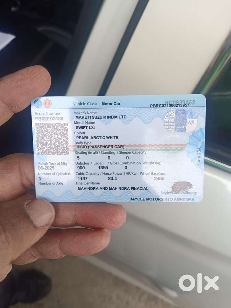 Maruti Suzuki Swift Vxi 2025