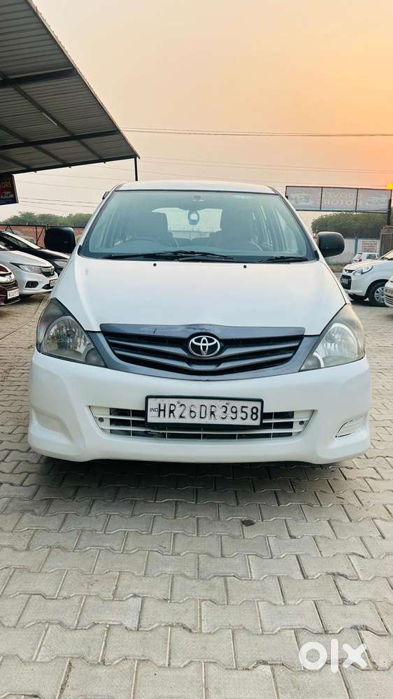 Toyota Innova 2009-2011 2.5 E 8 Str, 2010, Diesel