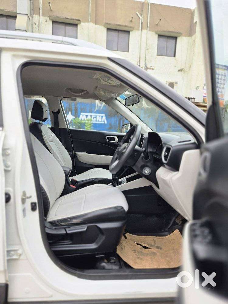 Hyundai Venue S 1.2 Petrol, 2023, Petrol