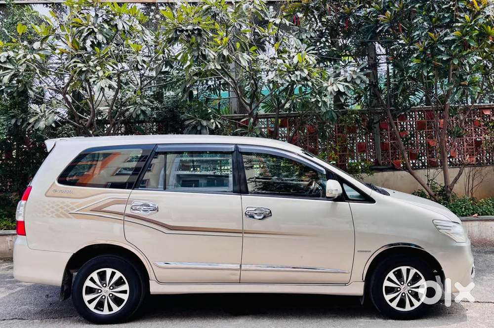 Toyota Innova 2.5 Z Diesel 7 Seater Bs Iv, 2015, Diesel