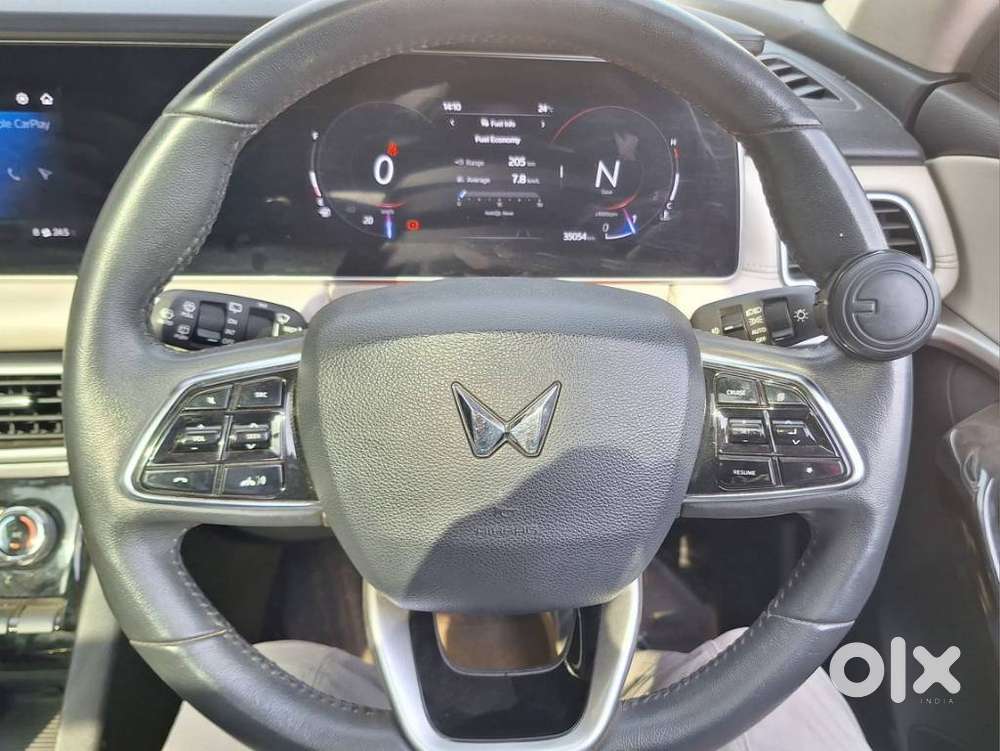 Mahindra Xuv700 2.0 Ax 7 Petrol Mt Str, 2022, Petrol