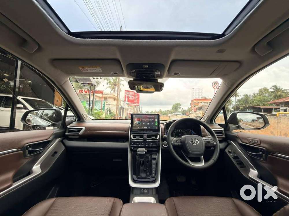 Toyota Innova Hycross 2.0 Zx (o) Hybrid 7 Str, 2025, Petrol