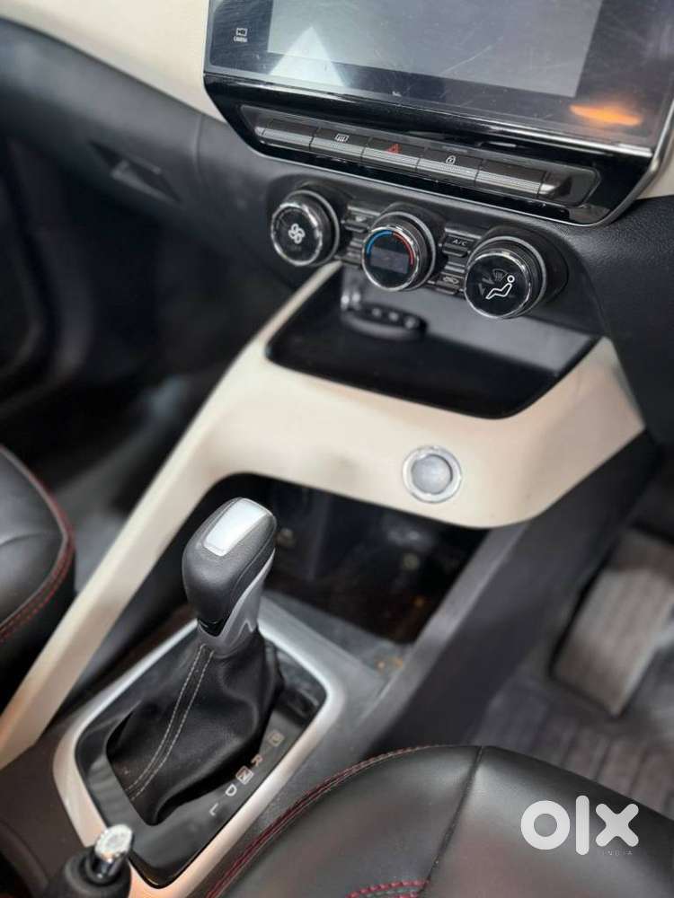 Nissan New Mpv, 2023, Petrol