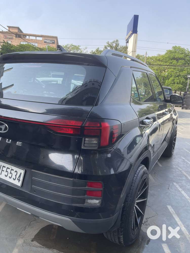 Hyundai Venue S Diesel, 2023, Petrol