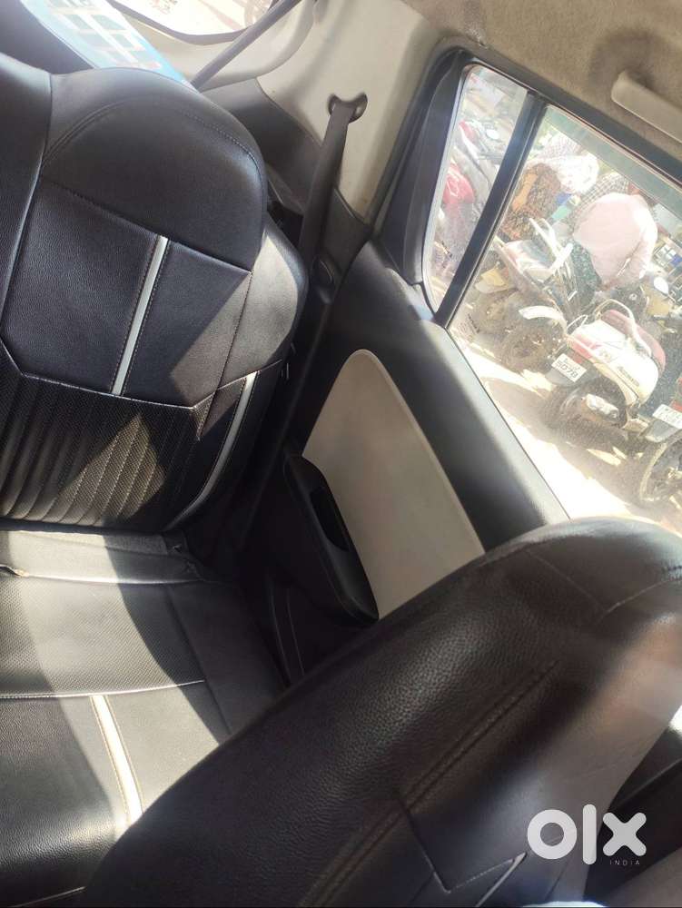 बड़ी गाड़ी लेने का इच्छुक हूं इसलिए बेच रहा हूं