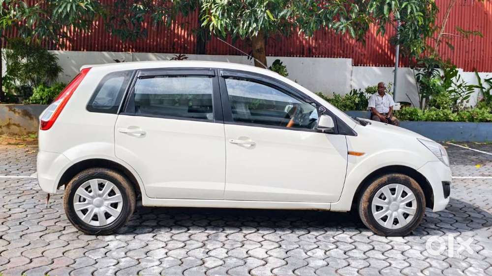 Ford Figo Petrol Zxi, 2013, Petrol