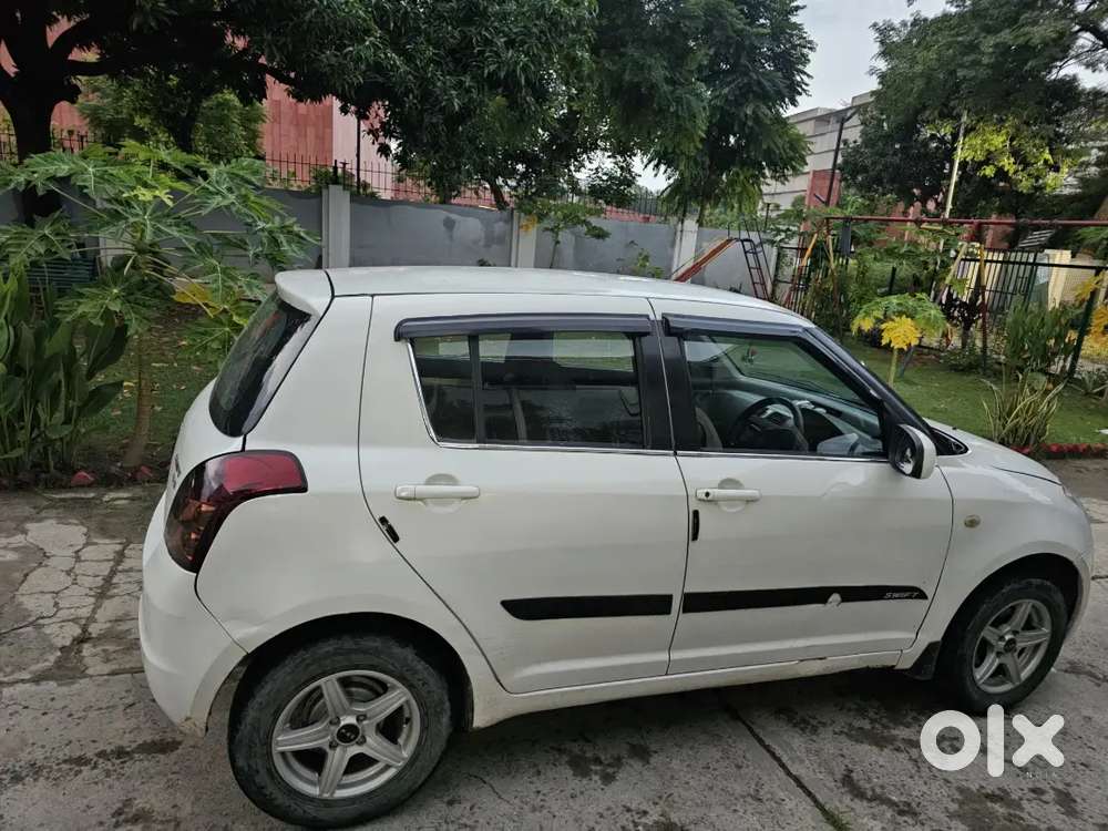Maruti Suzuki Swift 2011 Year