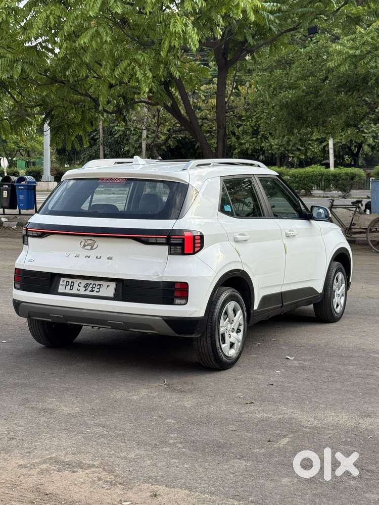 Hyundai Venue Sx 1.2 Mt Knight Edition, 2022, Petrol