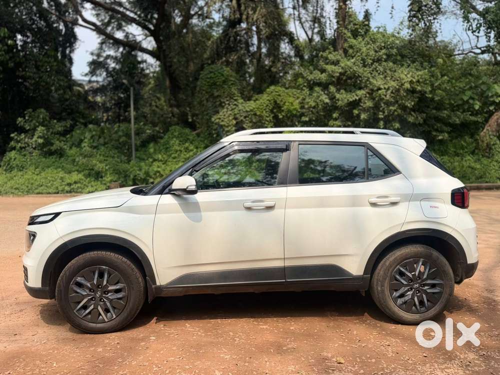 Hyundai Venue 1.0 S (o) Turbo Dct, 2023, Petrol