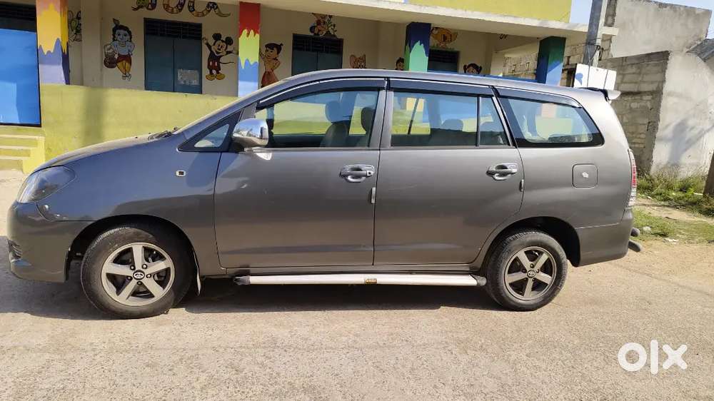 Toyota Innova 2010