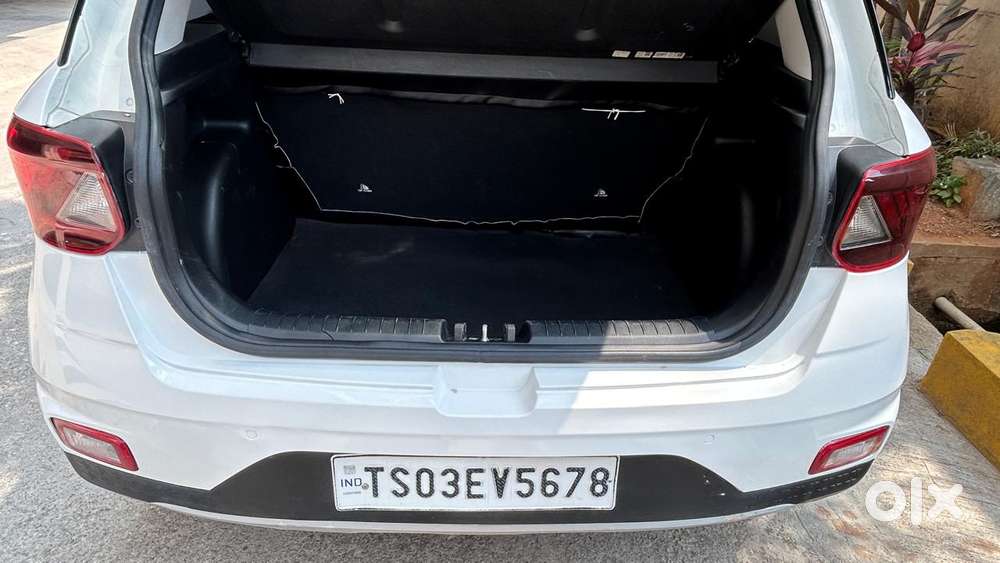 Hyundai Venue Sx+ At, 2019, Petrol