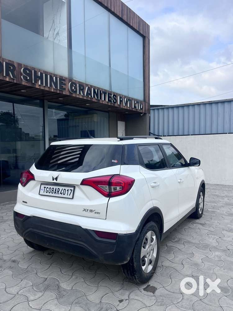 Mahindra Xuv300 1.2 W6 Amt Petrol, 2023, Petrol