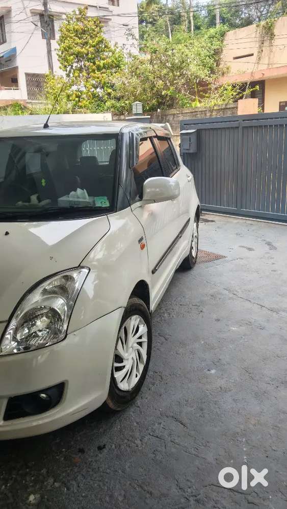 Maruti Suzuki Swift 2009 Diesel 132000 Km Driven