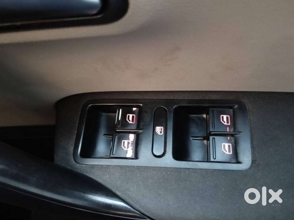 Volkswagen Polo 2009-2013 Petrol Highline 1.2l, 2012, Cng & Hybrids