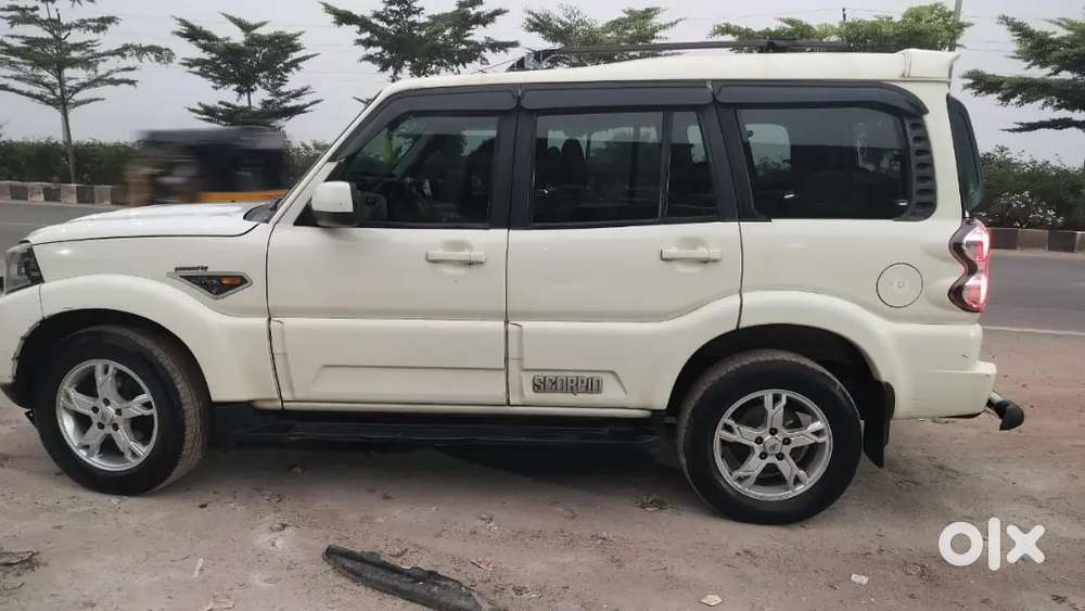 Mahindra Scorpio S10 2017 Diesel 110000 Km Driven