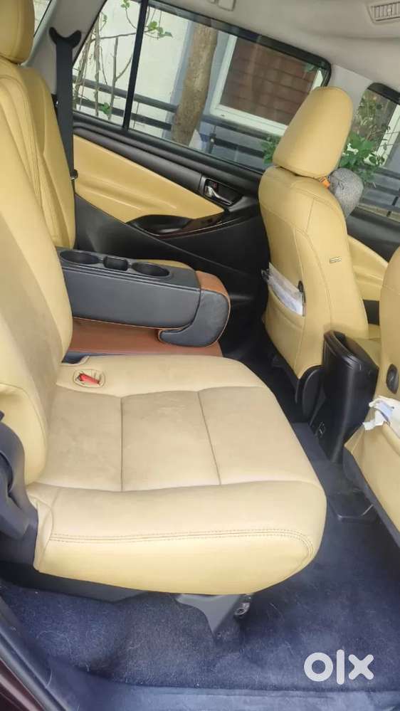 Toyota Innova Crysta [2020-ongoing] 2.4 Gx At 8 Str, 2020, Diesel