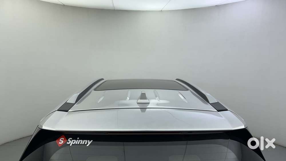 Mahindra Xuv700 2.0 Ax 7 Petrol At Luxury Pack Str, 2021, Petrol